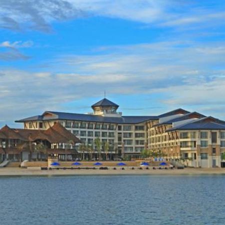 The Bellevue Resort Панглао Екстер'єр фото The hotel's main building