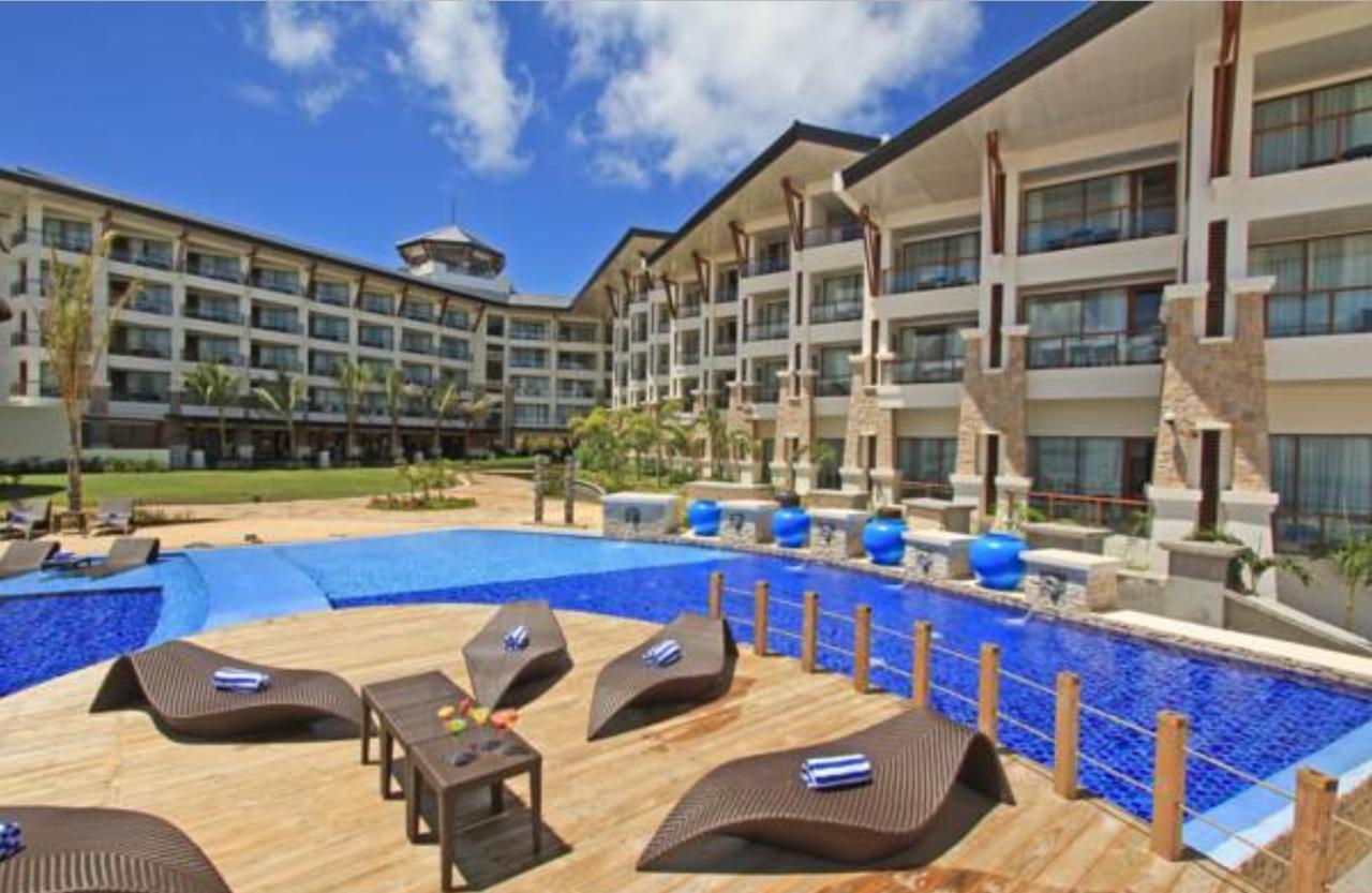 The Bellevue Resort Панглао Екстер'єр фото The pool at the hotel