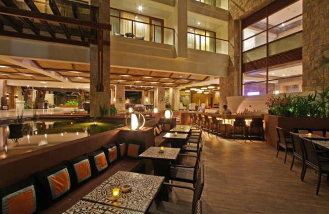 The Bellevue Resort Панглао Екстер'єр фото The lobby of the hotel