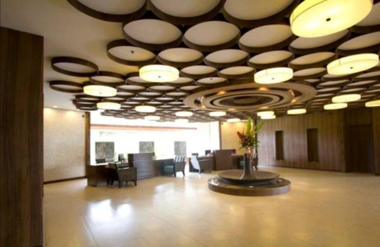 The Bellevue Resort Панглао Екстер'єр фото The lobby of the hotel