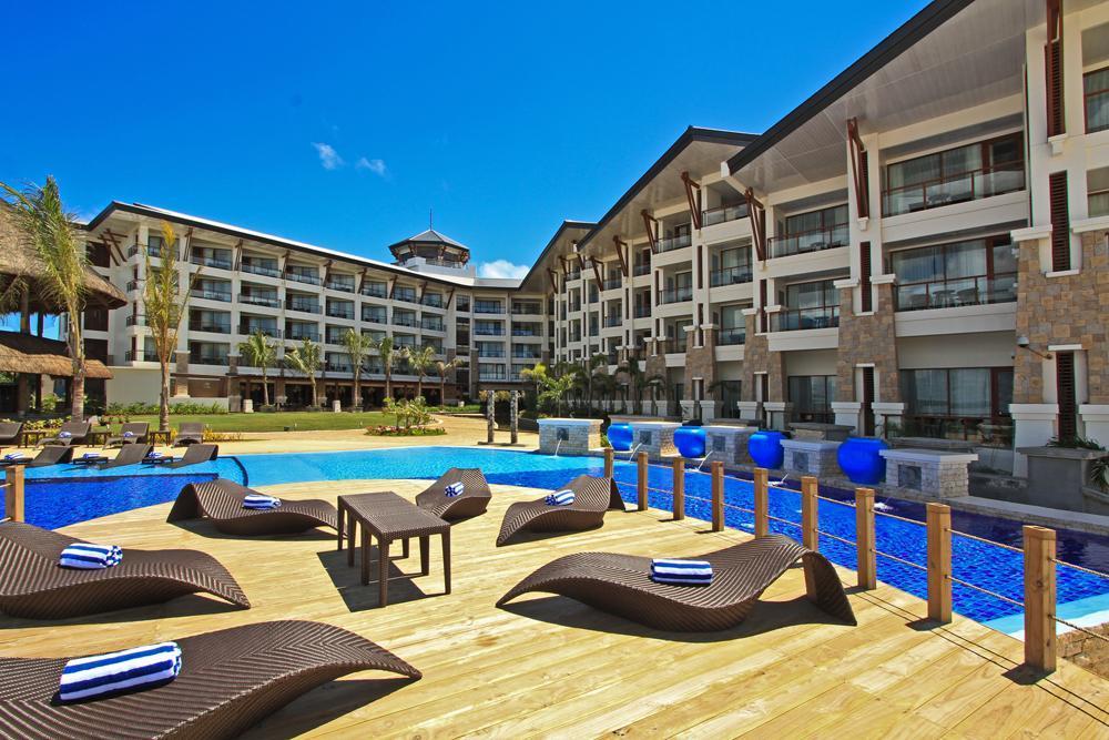 The Bellevue Resort Панглао Екстер'єр фото The pool at the Radisson Blu Hotel Cebu