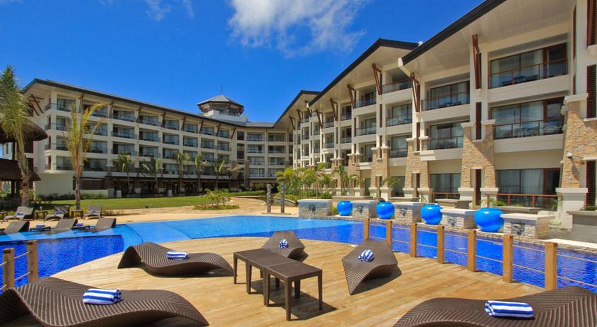 The Bellevue Resort Панглао Екстер'єр фото The pool at the hotel