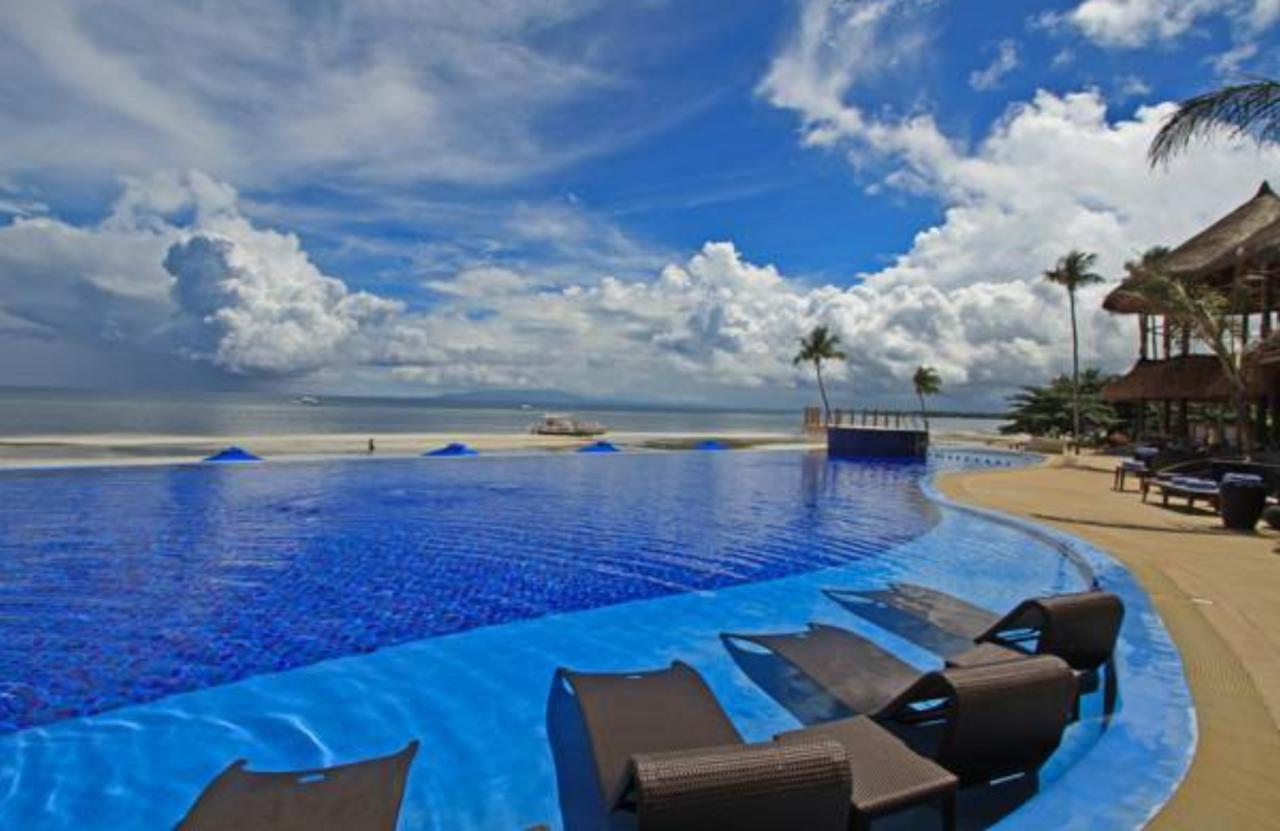 The Bellevue Resort Панглао Екстер'єр фото Infinity pool at the Shangri-La's Tanjung Rhu Resort, Langkawi, Malaysia